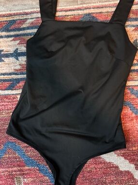 ReoRia Black bodysuit
